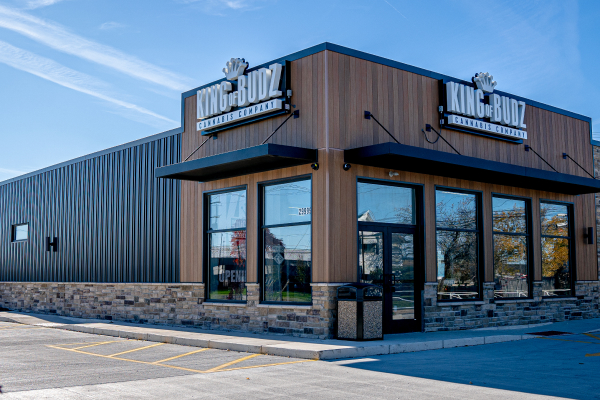 King Of Budz Roseville Store Image